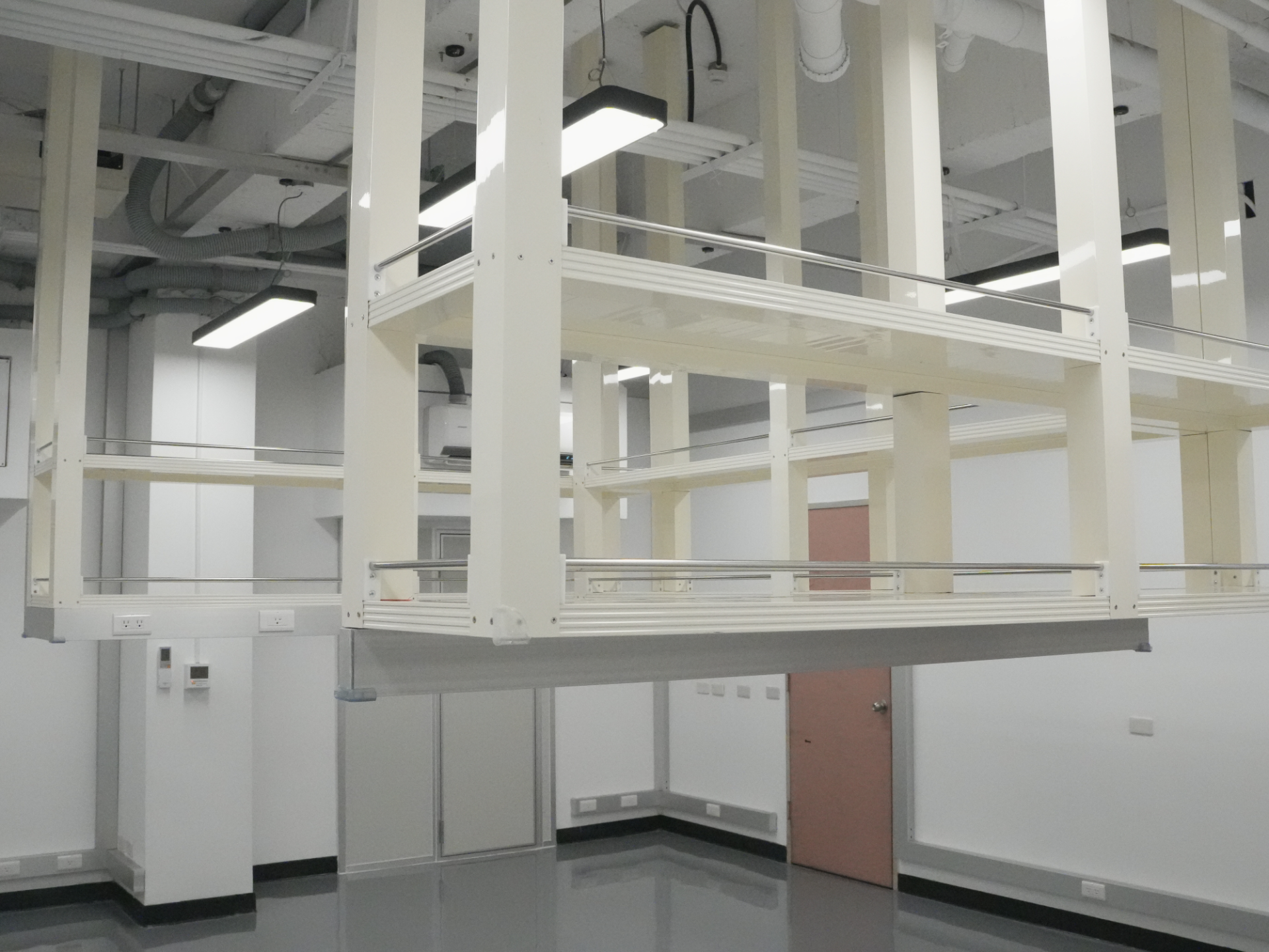 清華大學化學系實驗室完工後epoxy地板與空間整合成果